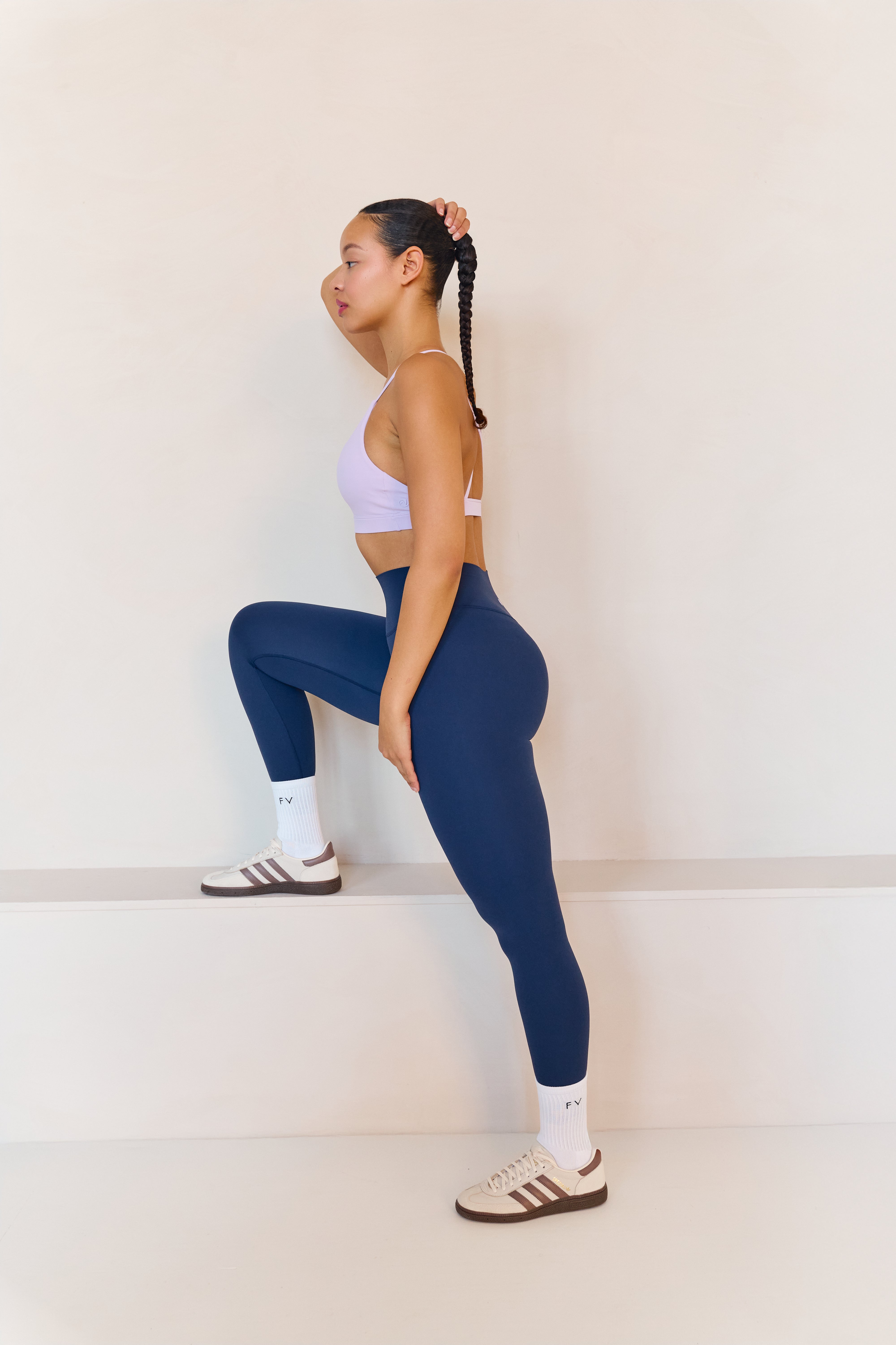 The Embrace Legging - Navy